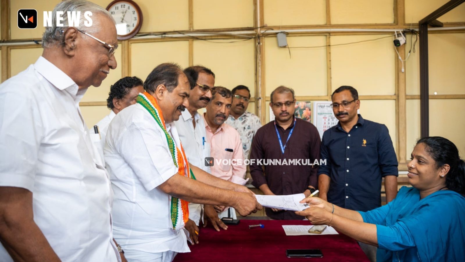 കുന്നംകുളം നിയോജക മണ്ഡലം യു.ഡി.എഫ്‌ സ്ഥാനാർത്ഥി അജയ്‌ മോഹൻ നാമനിർദ്ദേശ പത്രിക സമർപ്പിച്ചു