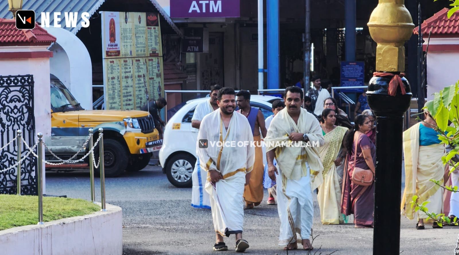 മുഖ്യമന്ത്രി പിണറായി വിജയന്റെ മകന്‍ വിവേക് കിരണ്‍ കുടുംബ സമേതം ഗുരുവായൂർ ക്ഷേത്രത്തിൽ ദർശനം നടത്തി ; ദൃശ്യങ്ങൾ പകർത്തിയ മാധ്യമ പ്രവർത്തകന്റെ ഫോൺ പിടിച്ച്‌ വാങ്ങി ഡിലിറ്റ്‌ ചെയ്തു