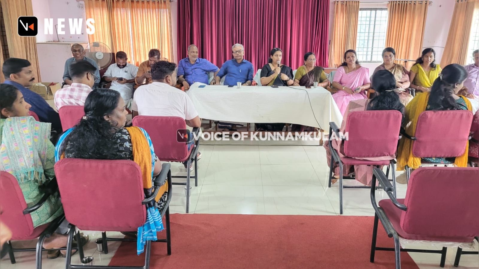 കെ.എസ്.ഇ.ബി ഉദ്യോഗസ്ഥരുടെ യോഗം വിളിച്ച് കുന്നംകുളം നഗരസഭ; പരാതികൾക്ക് അടിയന്തര പരിഹാരം കാണാൻ നിർദേശം